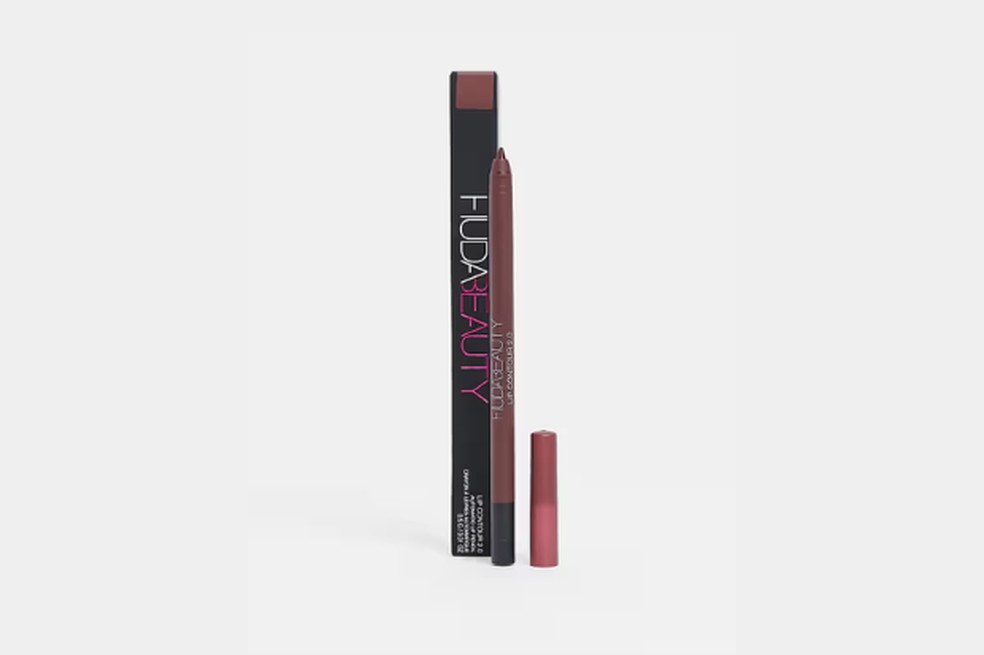 Lápis de boca 2.0 Very Berry, Huda Beauty - Preço sugerido: R$ 169 — Foto: Reprodução