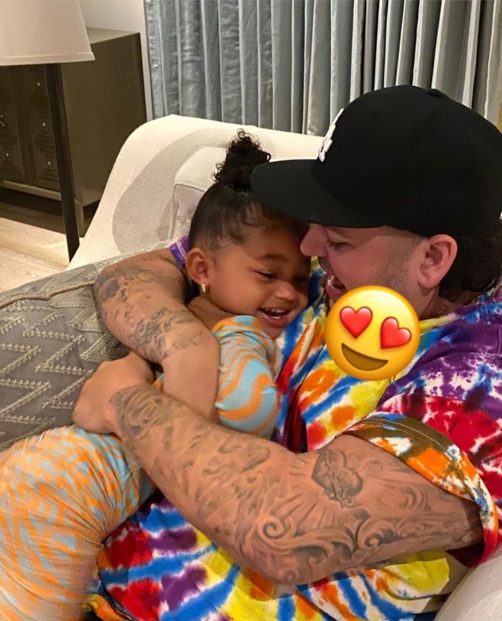 Khloé revela Rob Kardashian adora preparar o Natal para a filha