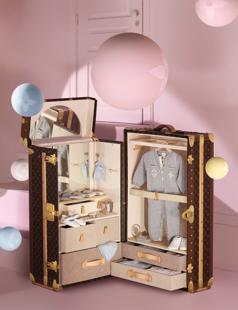 Beb a bordo Louis Vuitton lan a linha infantil dedicada a beb s