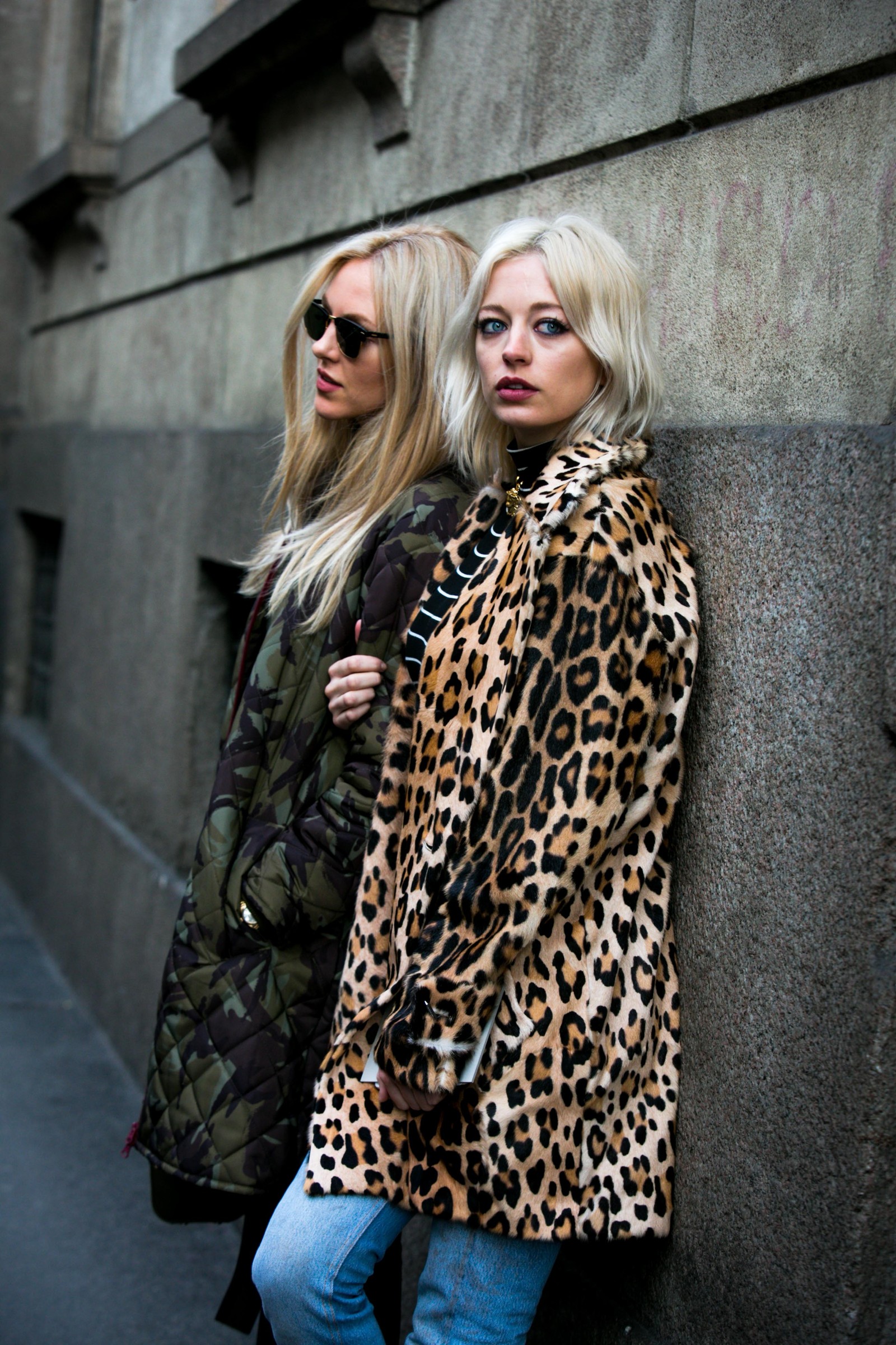 Street style: um toque de cor para alegrar o inverno em Milão