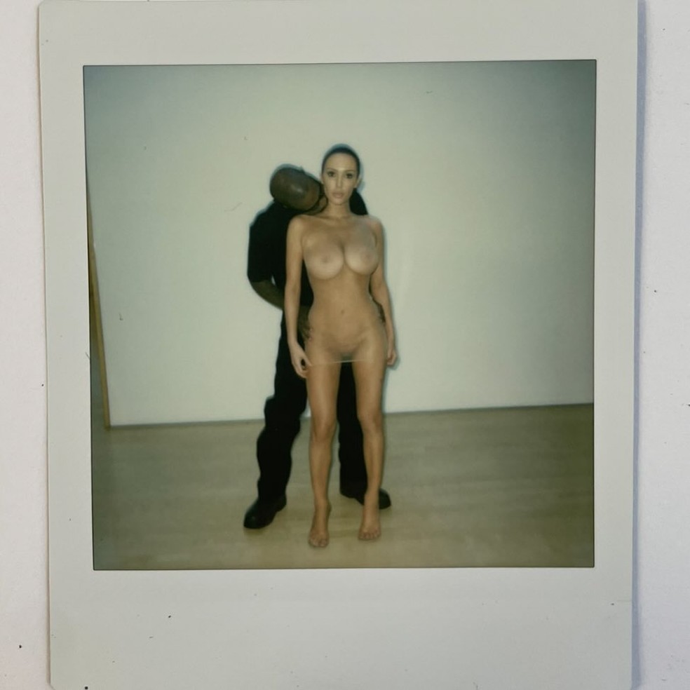 Bianca Censori e Kanye West — Foto: Instagram