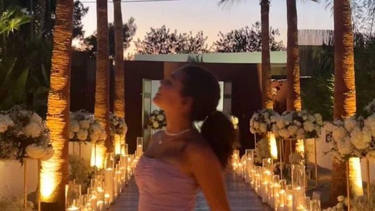 Maria Sophia rouba a cena em casamento de Ronaldo e Celina Locks