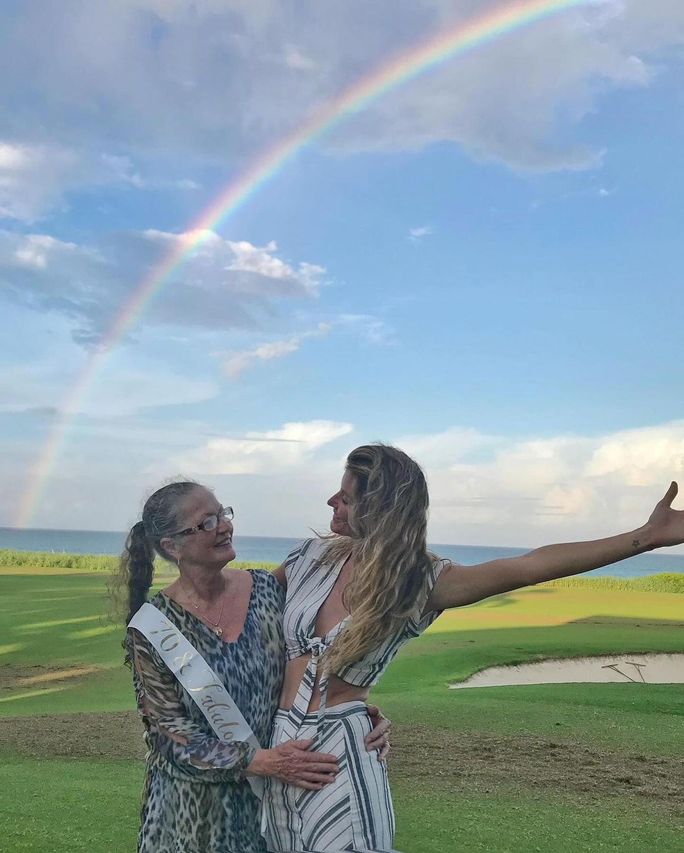 Gisele Bündchen e a mãe Vânia Maria Nonnenmacher — Foto: Reprodução/Instagram