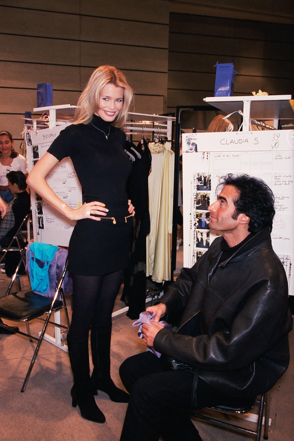 Claudia Schiffer no desfile Lagerfeld na semana de moda de Paris, em 1995. — Foto: Stephane Cardinale/Sygma via Getty Images