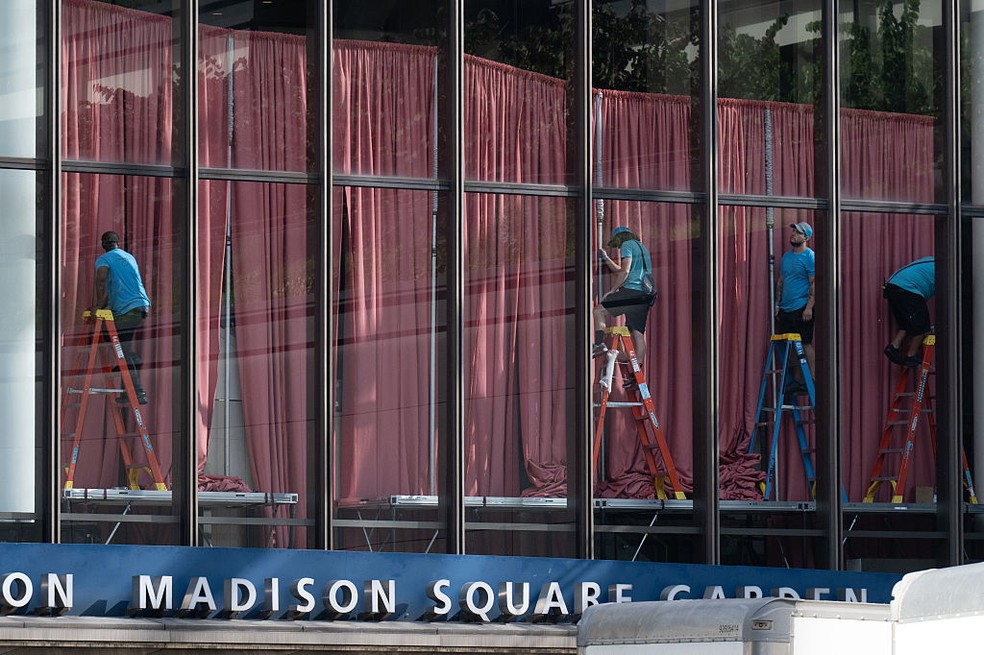 Preparativos do casamento de Taylor Swift e Travis Kelce no Madison Square Garden — Foto: GettyImages