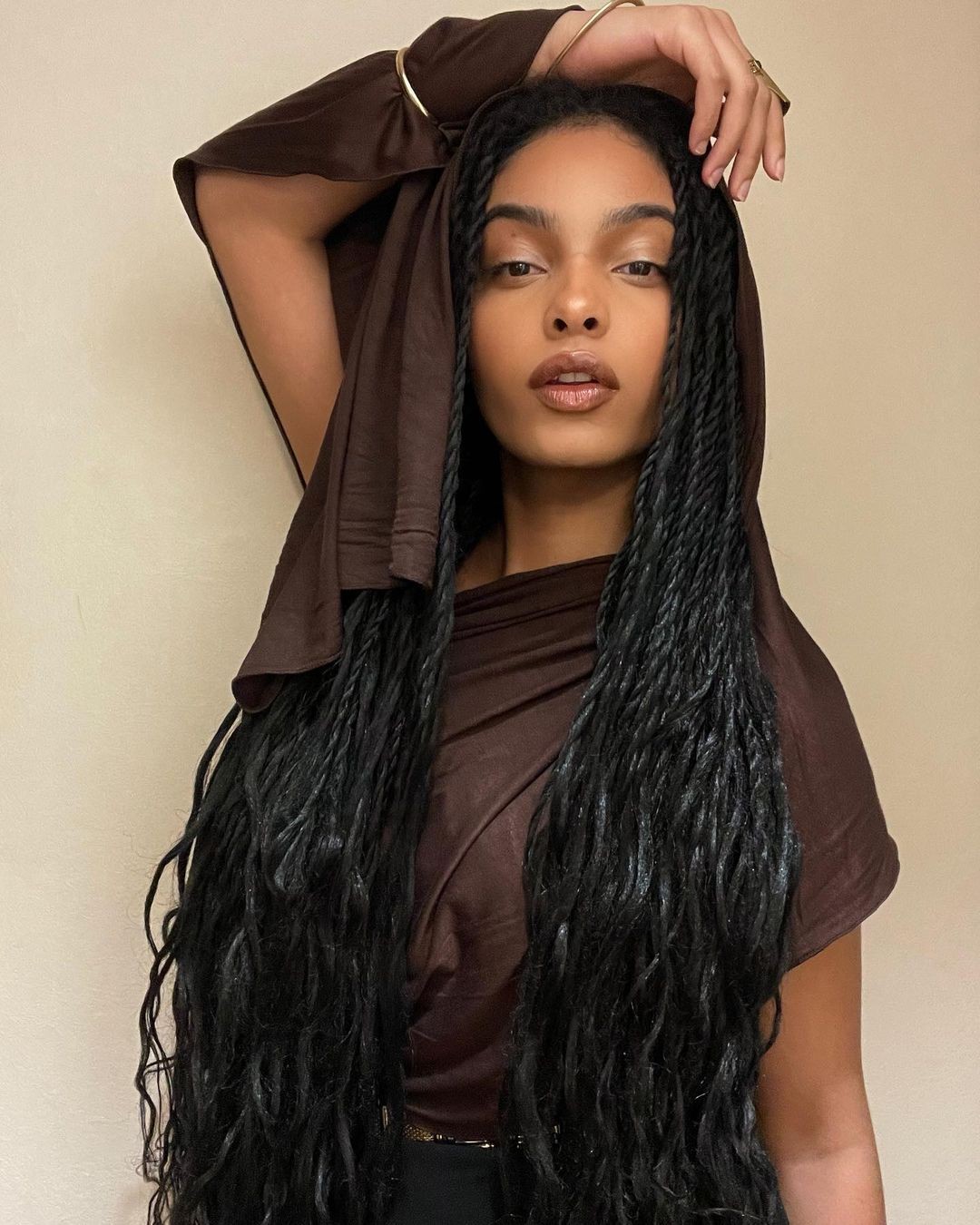 Sharon Alexie com gypsy braids — Foto: Instagram