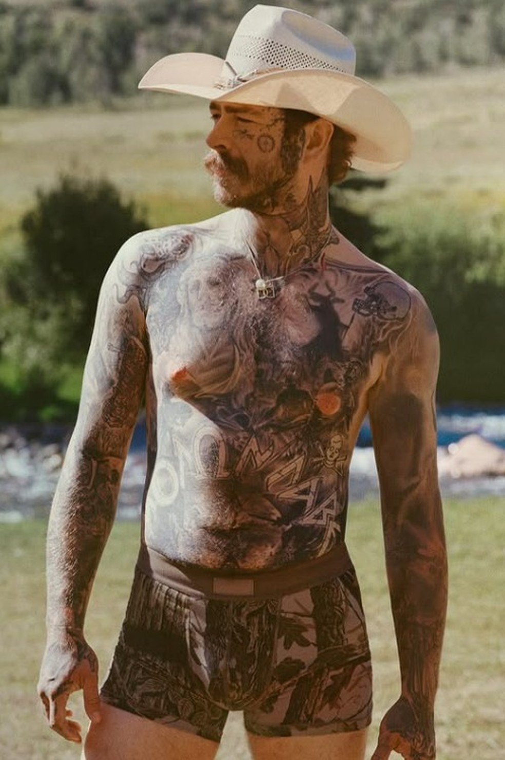 Post Malone lança sua própria marca, Austin Post, com desfile ao ...