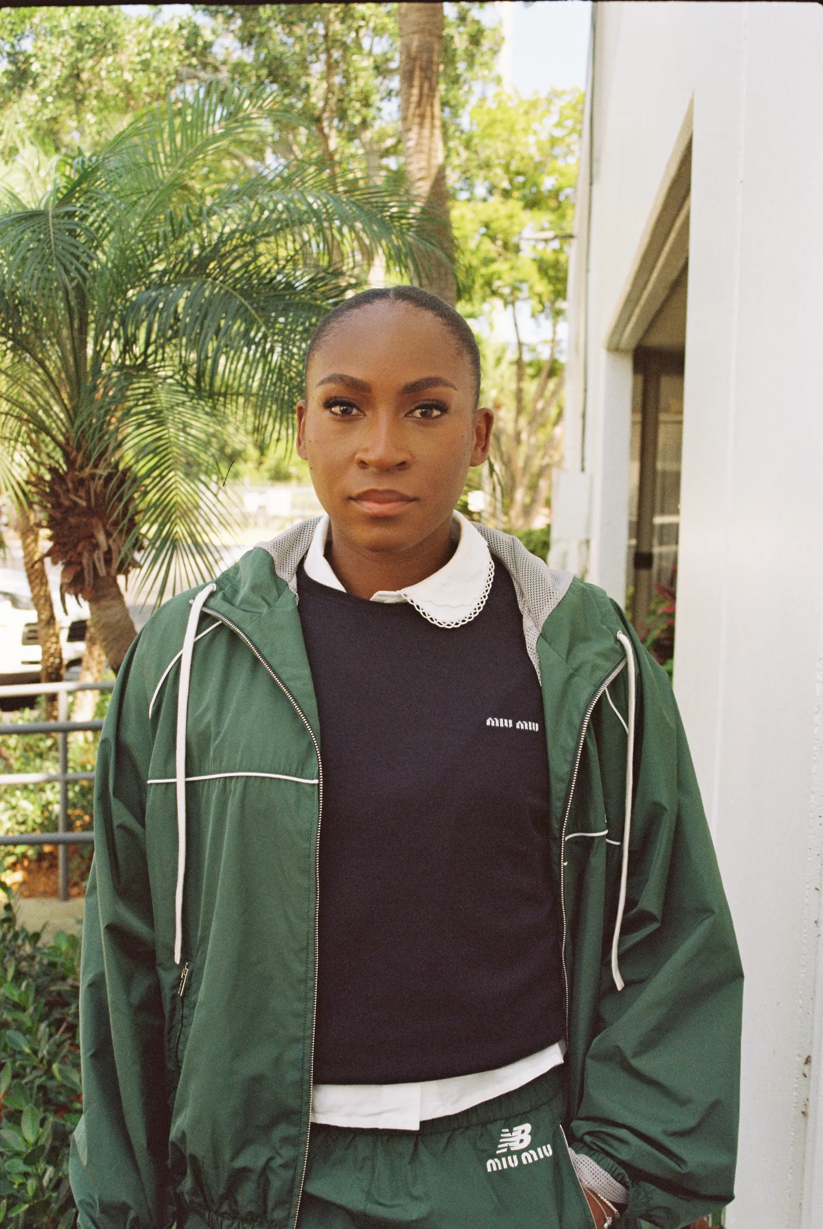A tenista Coco Gauff assina colaboração com a Miu Miu e a New Balance