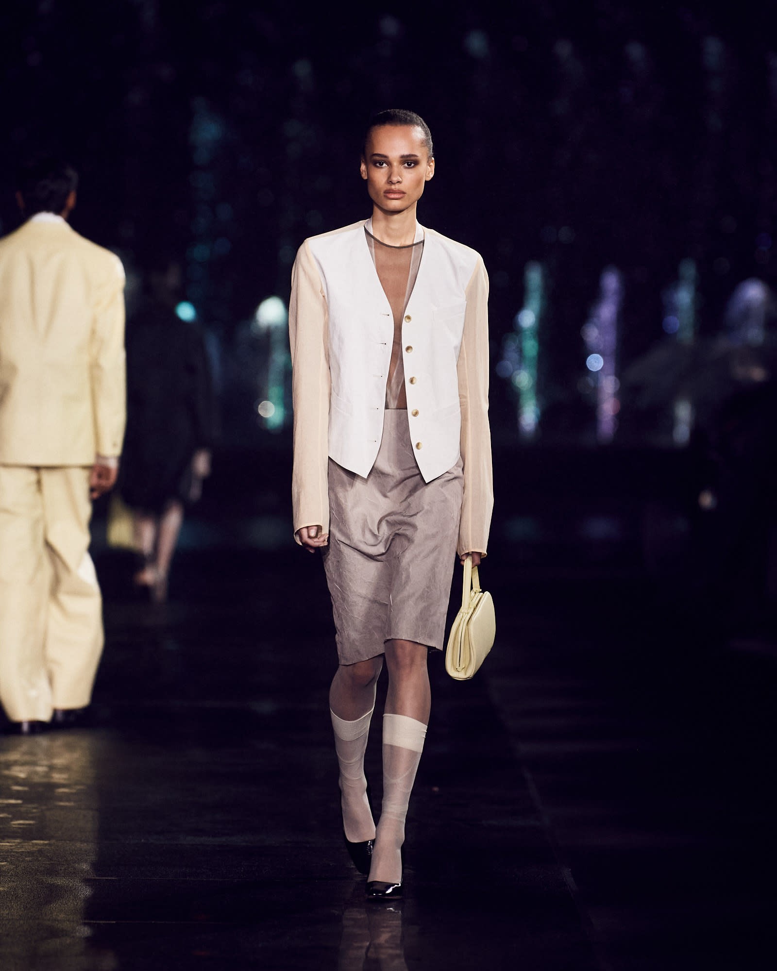 Maluma, Demi Lovato e celebridades brasileiras prestigiam desfile da ...