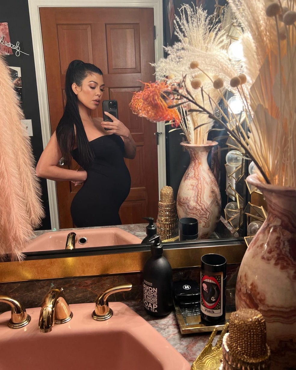 Kourtney Kardashian faz post — Foto: Reprodução/Instagram