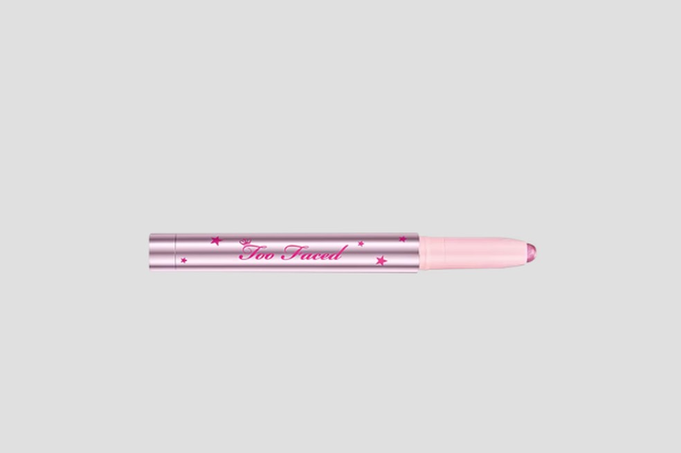 Sombra cremosa Quickie Queen Lilac Lust, da Too Faced - Preço sugerido: R$ 169,96 — Foto: Reprodução