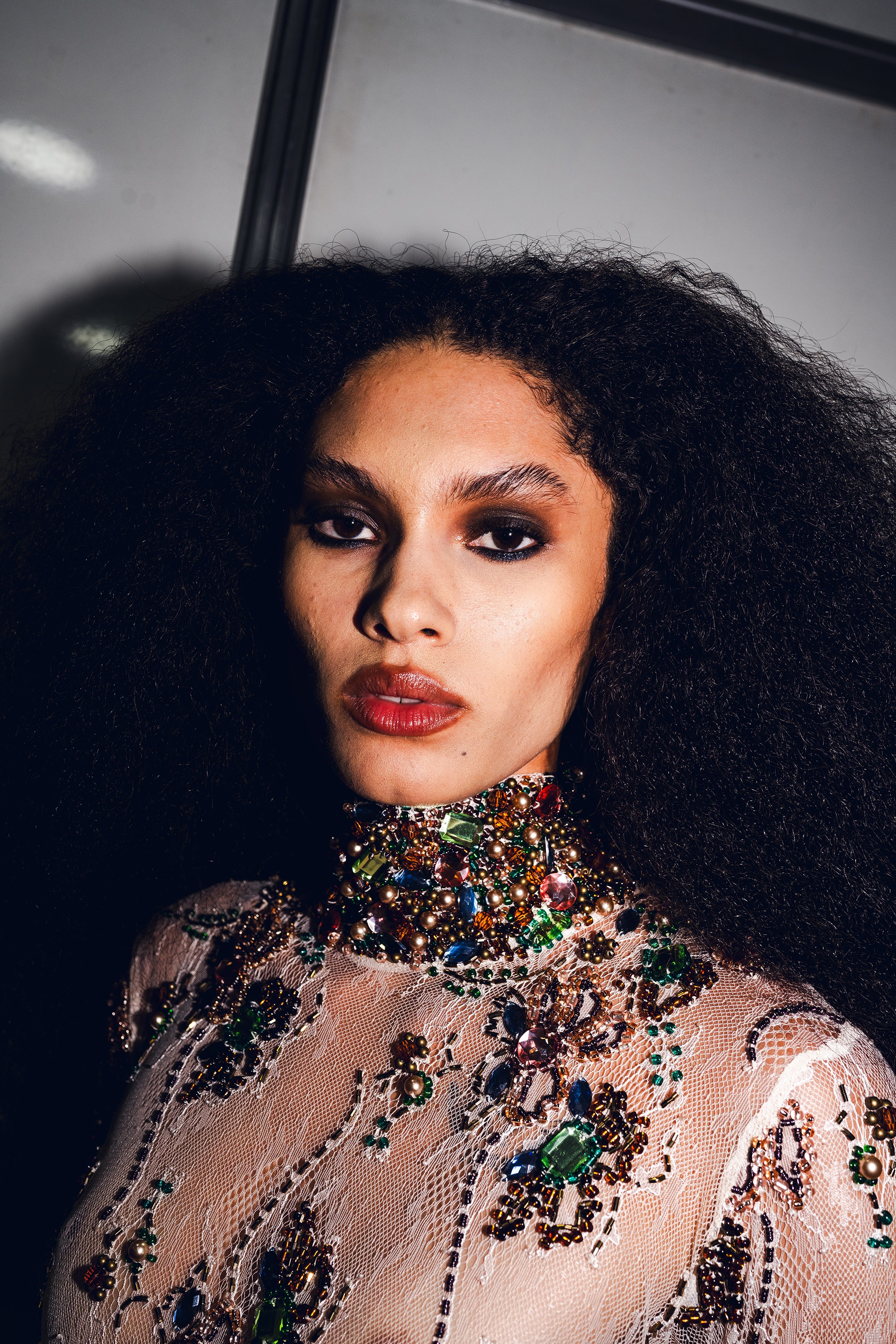 Blowout: o penteado cheio de volume e textura é aposta no Rio Fashion Week