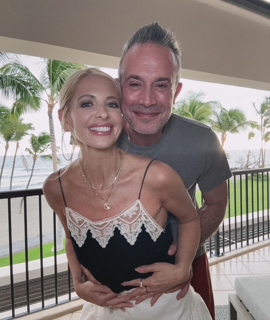 Sarah Michelle Gellar e Freddie Prinze Jr. festejam 22 anos de casamento Celebridades Vogue