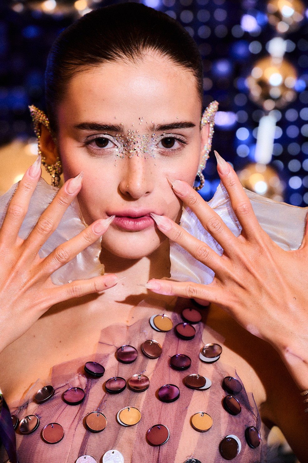 Nail arts maximalistas foram aposta de beleza das celebridades no Baile