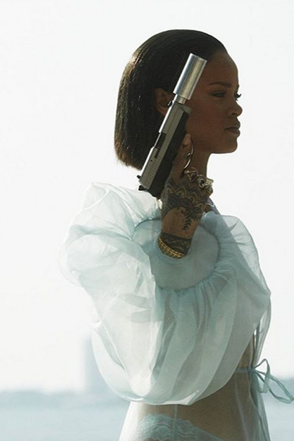 Play! Rihanna lança clipe da música 'Needed Me'