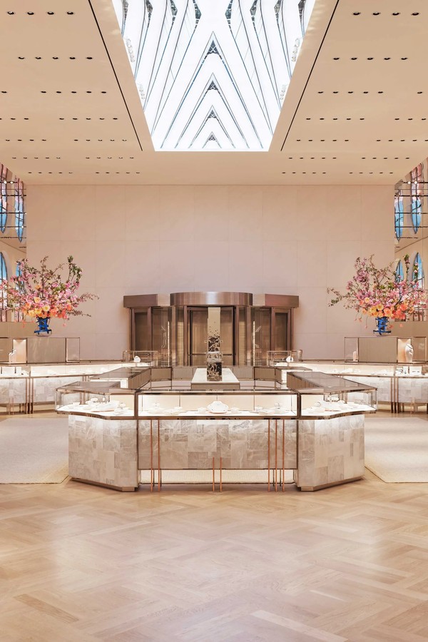 Louis Vuitton reabre loja em Tóquio com nova fachada exclusiva
