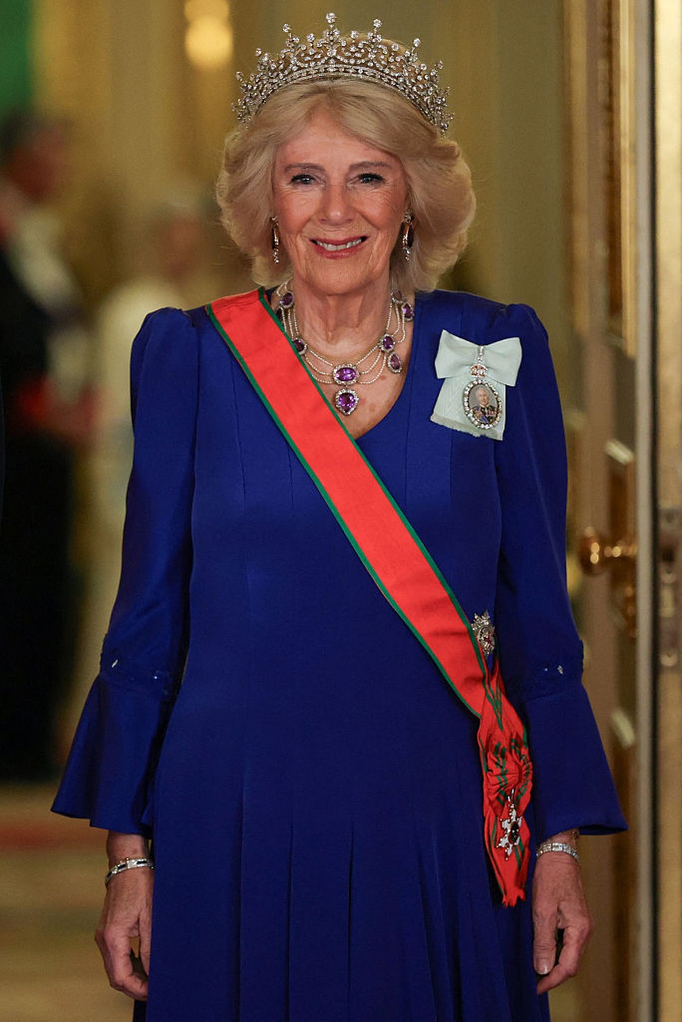 Kate Middleton e rainha Camilla usam tiaras históricas com ligação ...