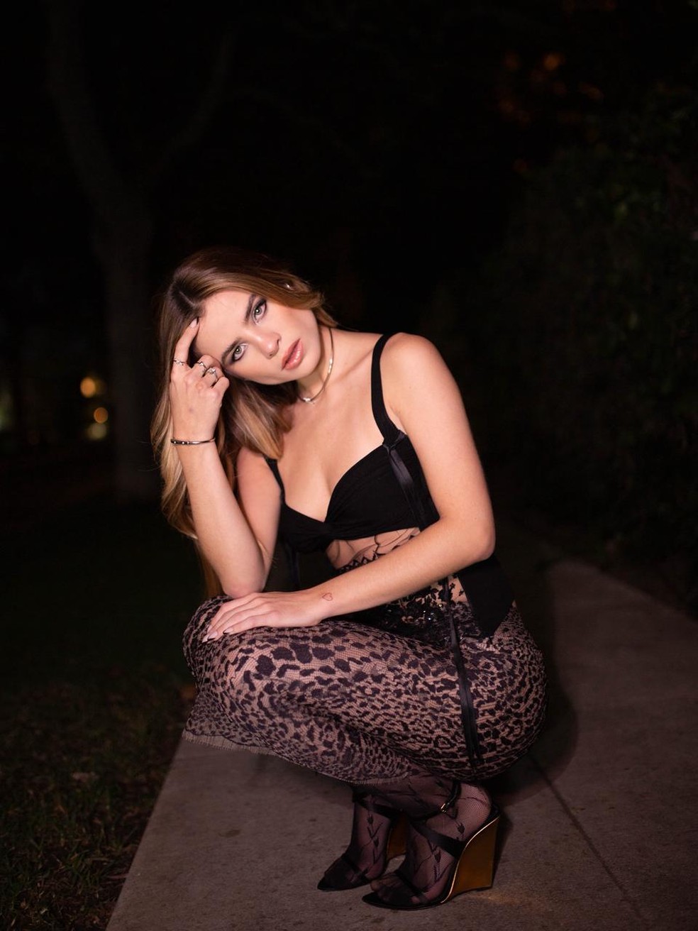 Giulia brilha em look de transparências e renda em after-party do Grammy — Foto: Divulgação