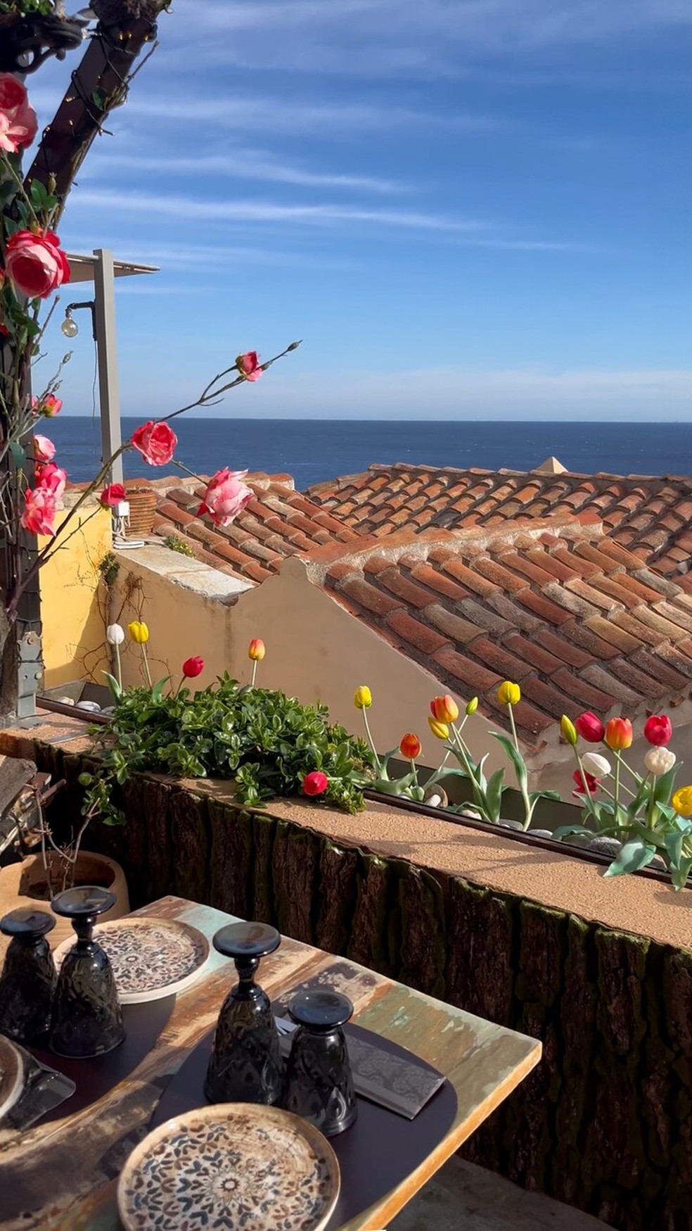 Vista do mar do restaurante Oinomelo — Foto: Arquivo pessoal