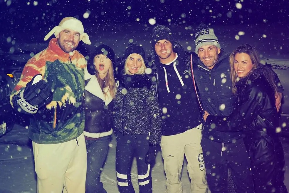 Charissa Thompson e Erin Andrews saem com Travis Kelce e Taylor Swift — Foto: Reprodução/Instagram