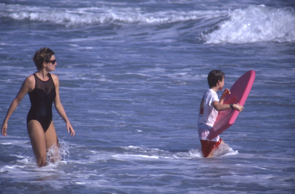 Princesa Diana e Príncipe Harry no Caribe em janeiro de 1993 — Foto: Getty Images