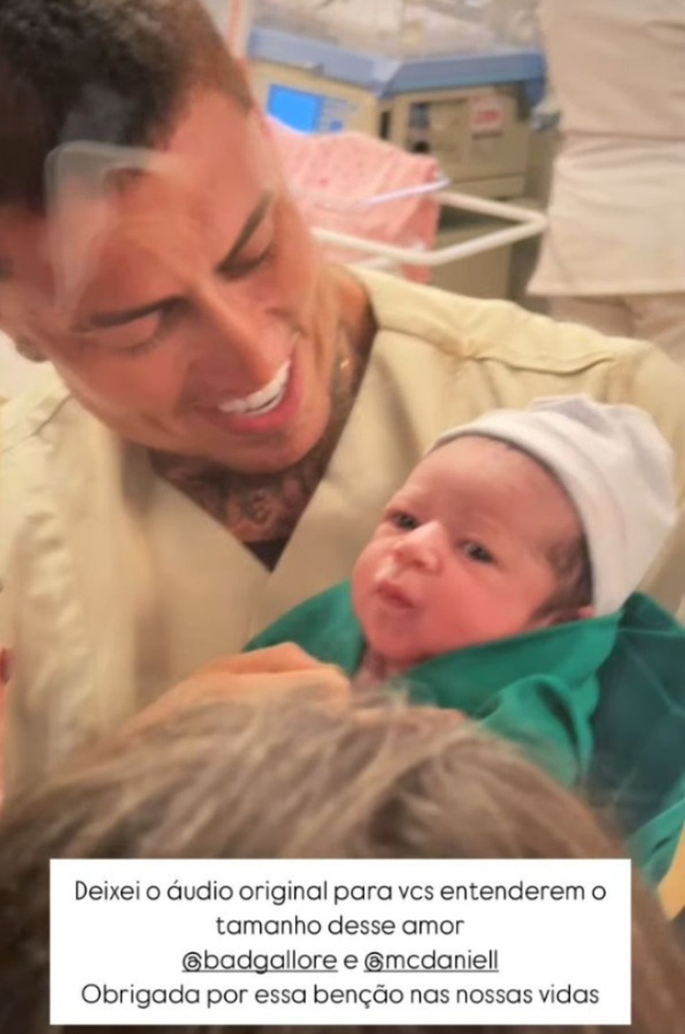 Primeira foto do rostinho: amiga mostra MC Daniel orgulhoso com o filho ...