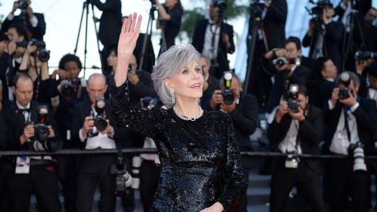 Jane Fonda marca presença no tapete vermelho do 76º Festival de Cinema de Cannes