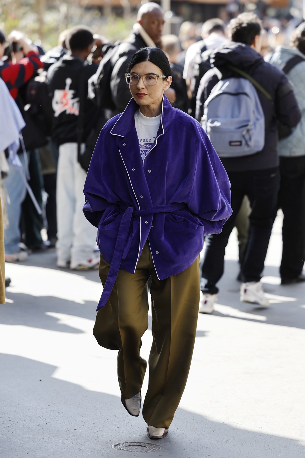 Electric purple: o tom de roxo que promete ser tendência no inverno 25