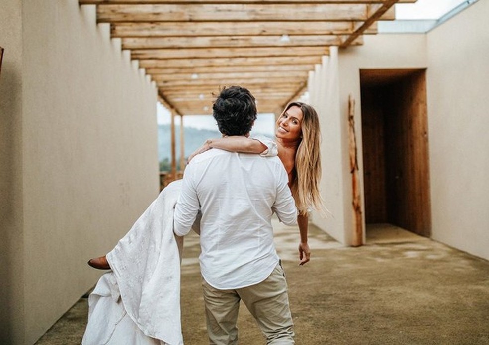 Branca Feres faz ensaio pré-wedding em Portugal (Foto: Reprodução/ Instagram) — Foto: Vogue