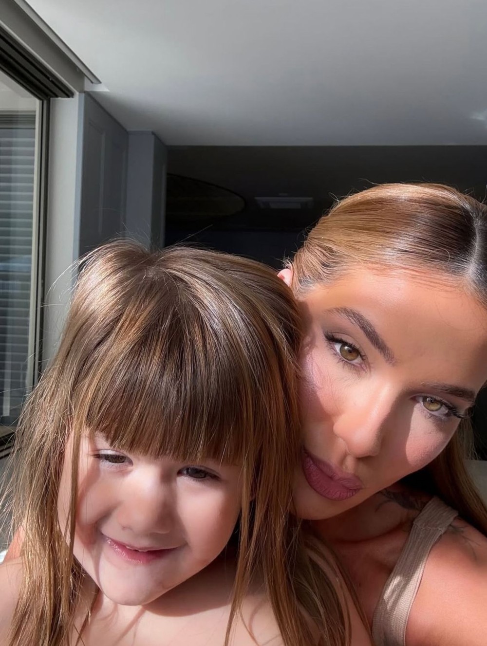 Virginia se declara para as filhas, Maria Alice e Maria Flor