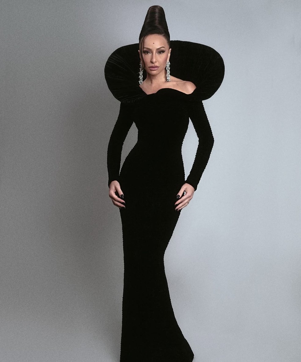 Semana de moda de Paris: Sabrina Sato brilha em evento da lista