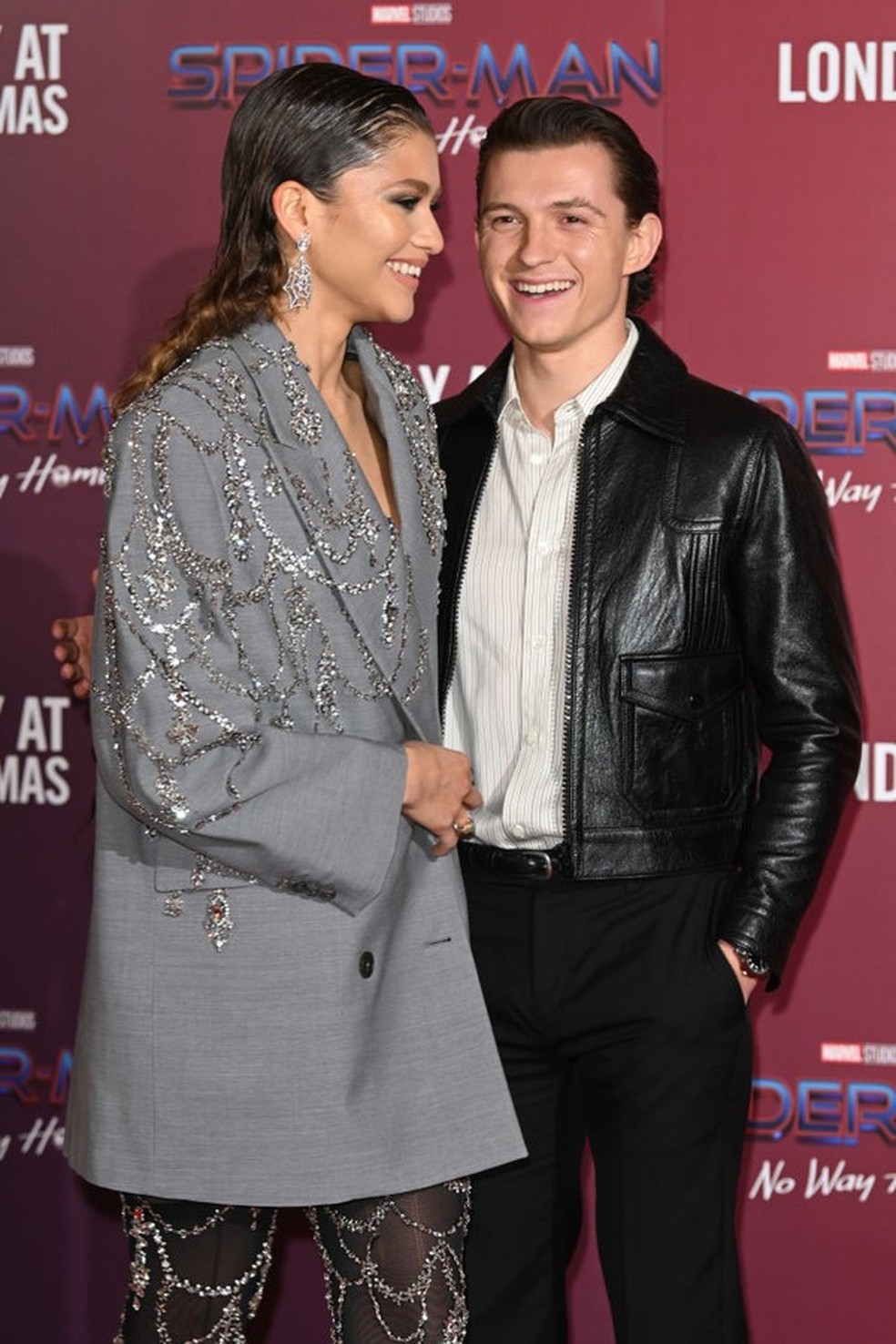 LONDON, ENGLAND - DECEMBER 05: Zendaya and Tom Holland attend a photocall for "Spiderman: No Way Home" at The Old Sessions House on December 05, 2021 in London, England. (Photo by Karwai Tang/WireImage) (Foto: WireImage) — Foto: Vogue