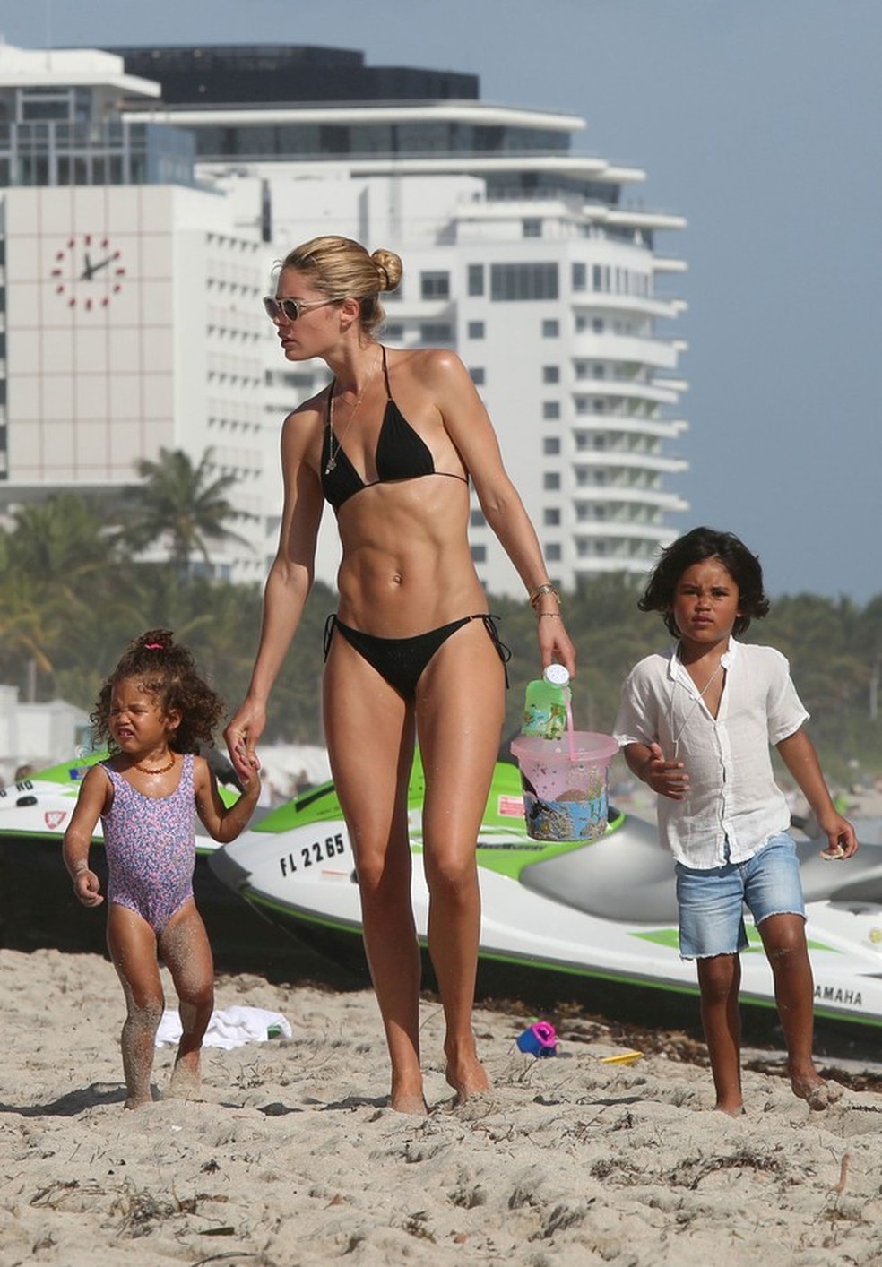 doutzen kroes desfile de modas victoria secret 2010