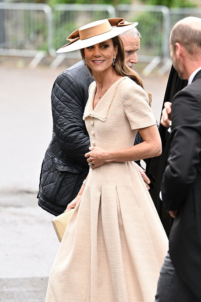 Kate Middleton surpreende ao abandonar tradição fashion em c