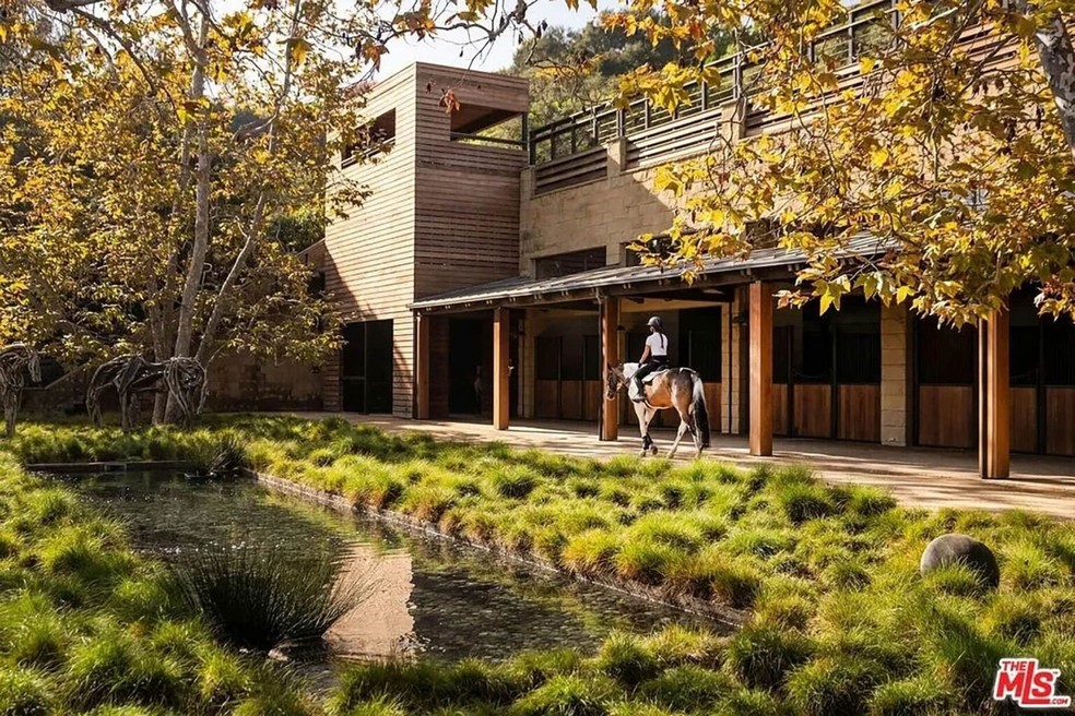 Rancho de Steven Spielberg à venda — Foto: Reprodução/Realtor