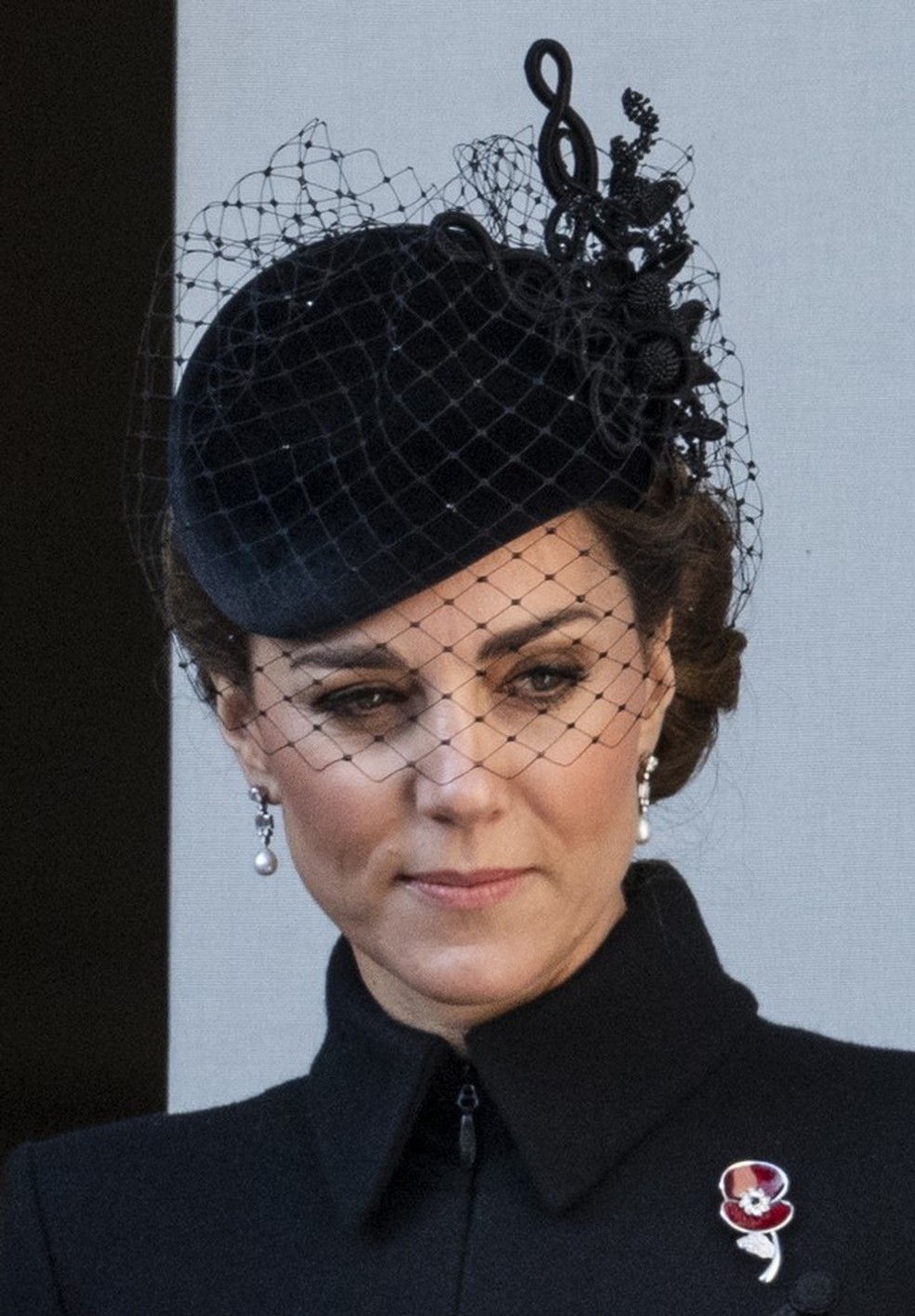 LONDON, ENGLAND - NOVEMBER 10: Catherine, Duchess of Cambridge attends the annual Remembrance Sunday memorial at The Cenotaph on November 10, 2019 in London, England. (Photo by Mark Cuthbert/UK Press via Getty Images) (Foto: UK Press via Getty Images) — Foto: Vogue