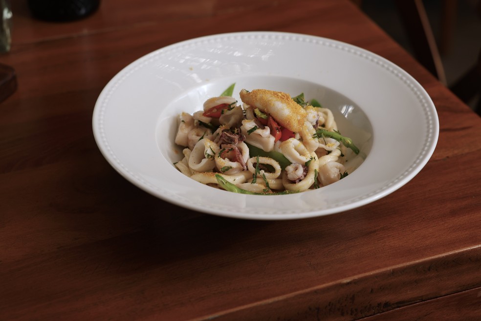 Pici com bottarga e calamaretti, no Casa Santo Antônio — Foto: Divulgação