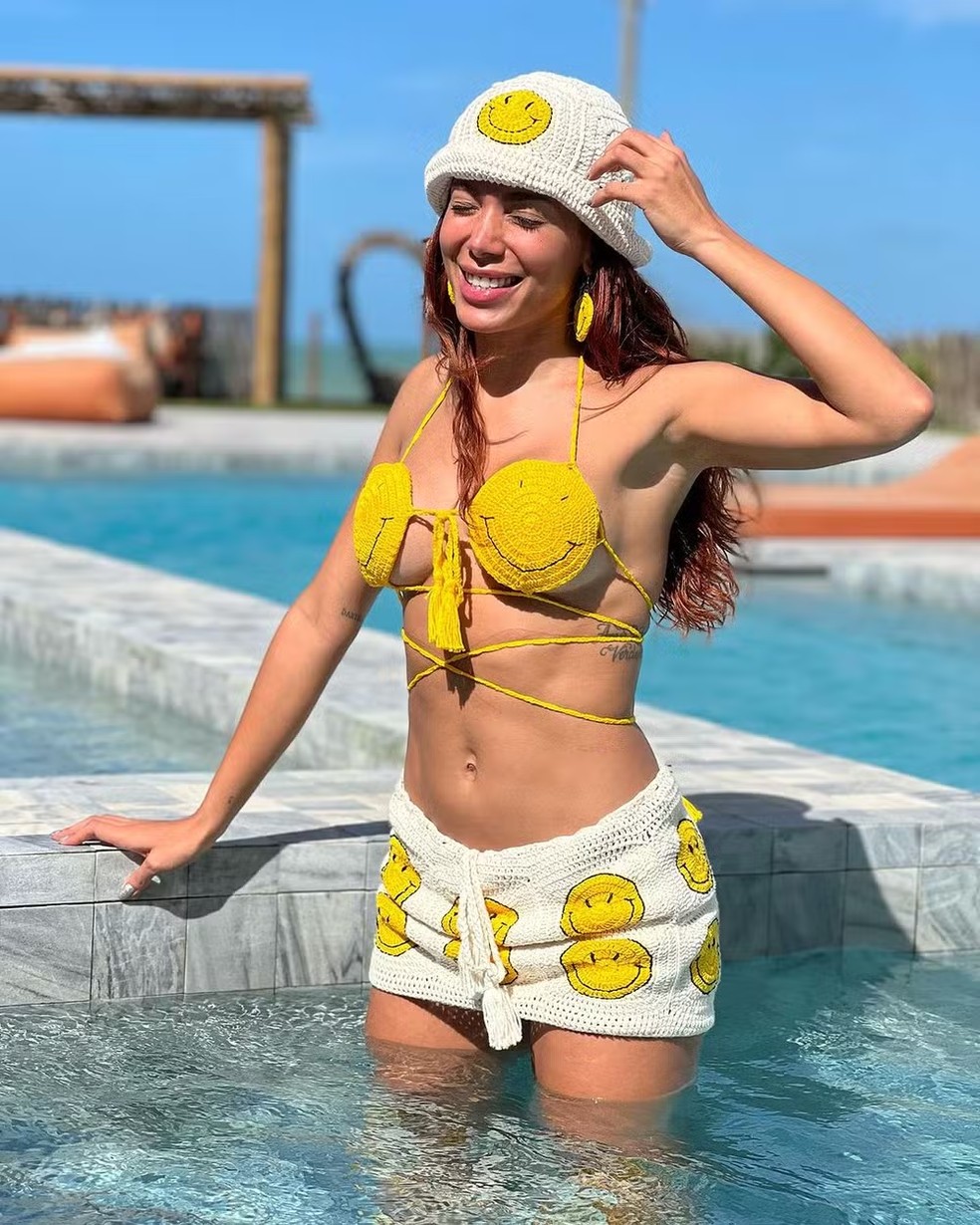 Anitta veste biquni Smile da ALM  Foto: Reproduo / Instagram