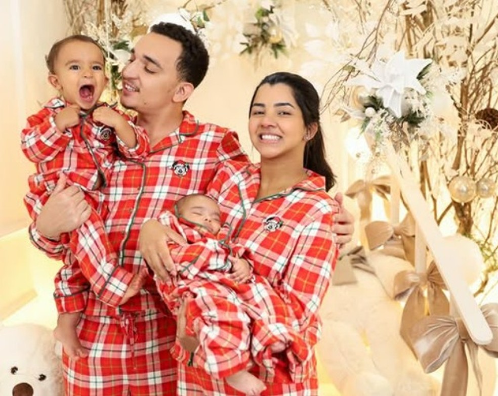 João Gomes, Ary Mirelle, e os filhos, Jorge e Joaquim — Foto: Reprodução/Instagram