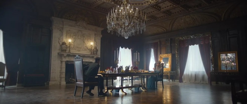 Cena do clipe "Blank Space", de Taylor Swift, no Oheka Castle — Foto: Youtube/Taylor Swift/Reprodução