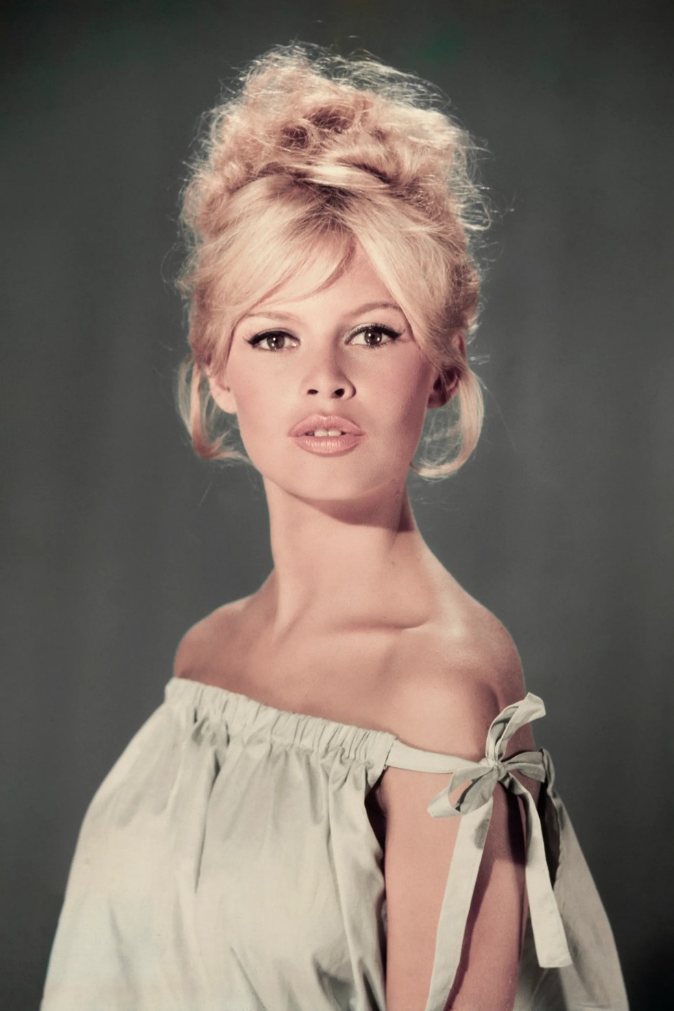 Os 10 penteados mais icônicos de todos os tempos: Brigitte Bardot — Foto: Reprodução/ Getty Images