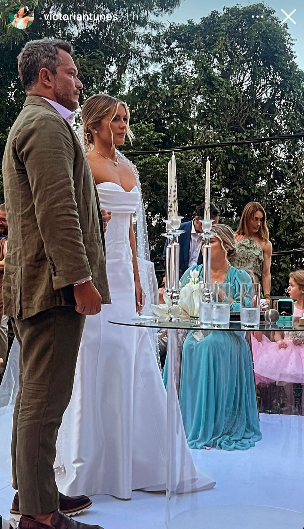 Os noivos no altar — Foto: Reprodução/Instagram