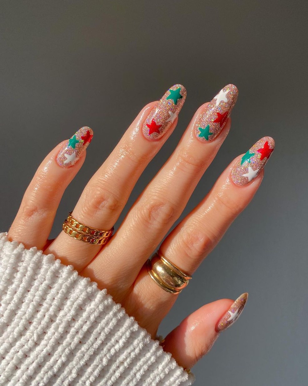 Nail art de Natal e Ano Novo — Foto: Instagram
