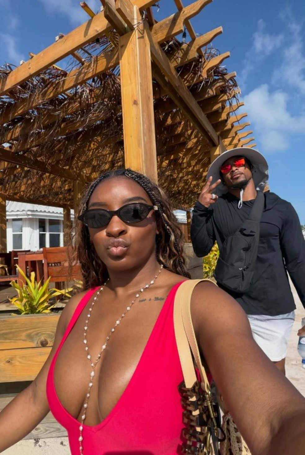 Simone Biles e Jonathan Owens — Foto: Reprodução/Instagram