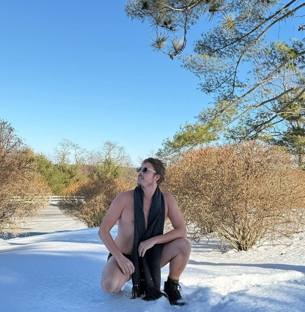 Fábio Porchat posa na neve — Foto: Reprodução/Instagram