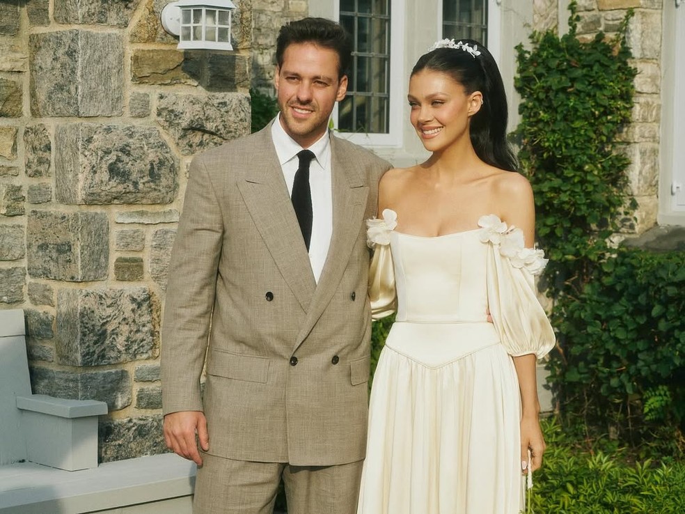 Brooklyn Beckham e Nicola Peltz abrem álbum de renovação de votos — Foto: Reprodução/Instagram