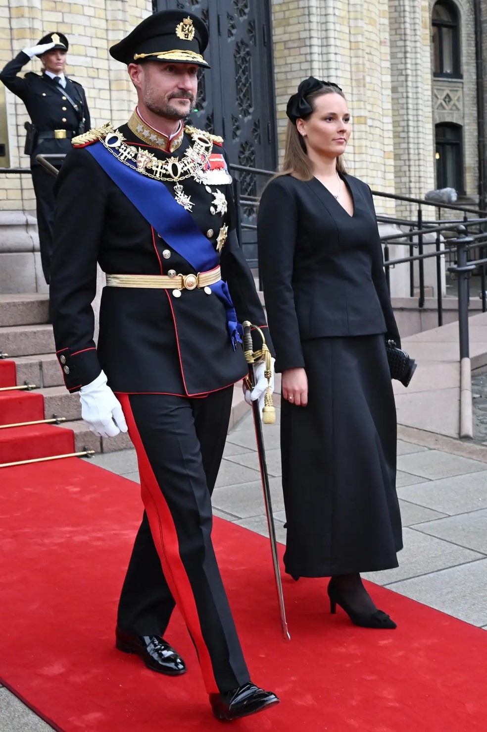 O rei Haakon e a princesa herdeira Ingrid Alexandra da Noruega participam da cerimônia de abertura da 171ª sessão do Storting em 2 de outubro de 2026 — Foto: GettyImages