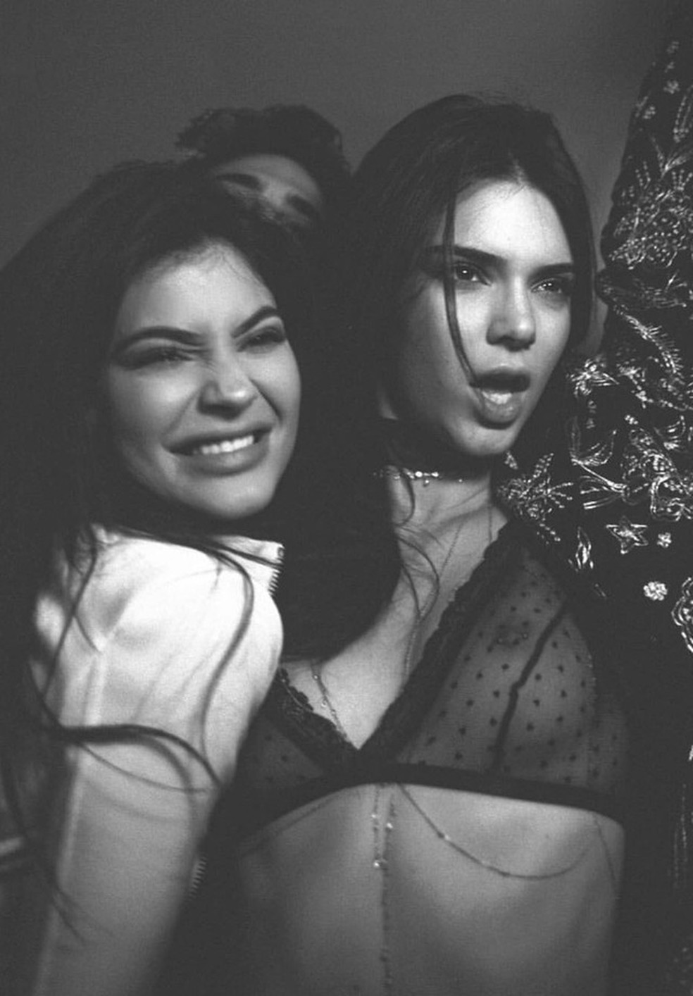 Kylie e Kendall Jenner (Foto: Reprodução) — Foto: Vogue