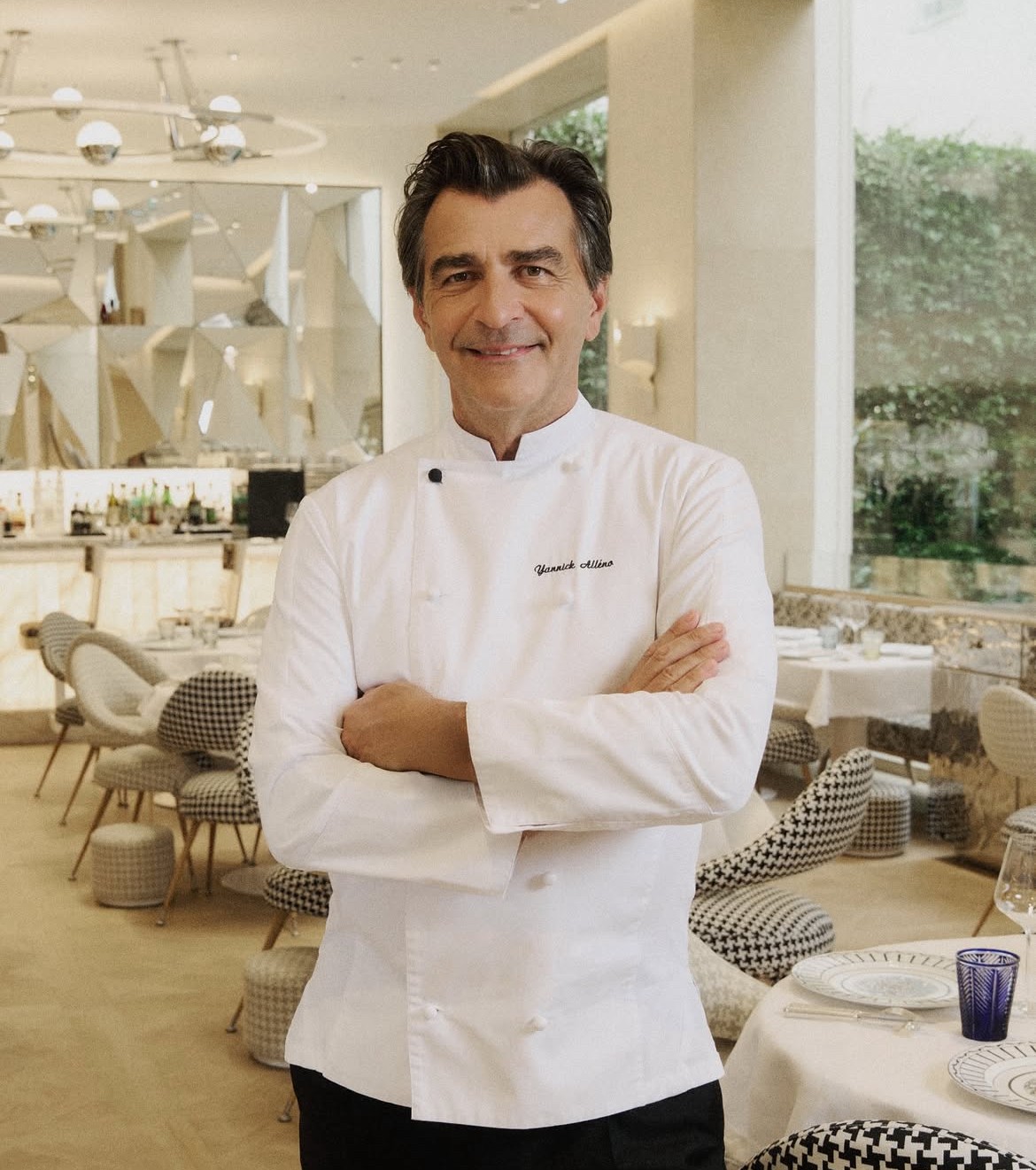 Yannick Alléno leva sua cozinha premiada ao restaurante da Dior em Paris