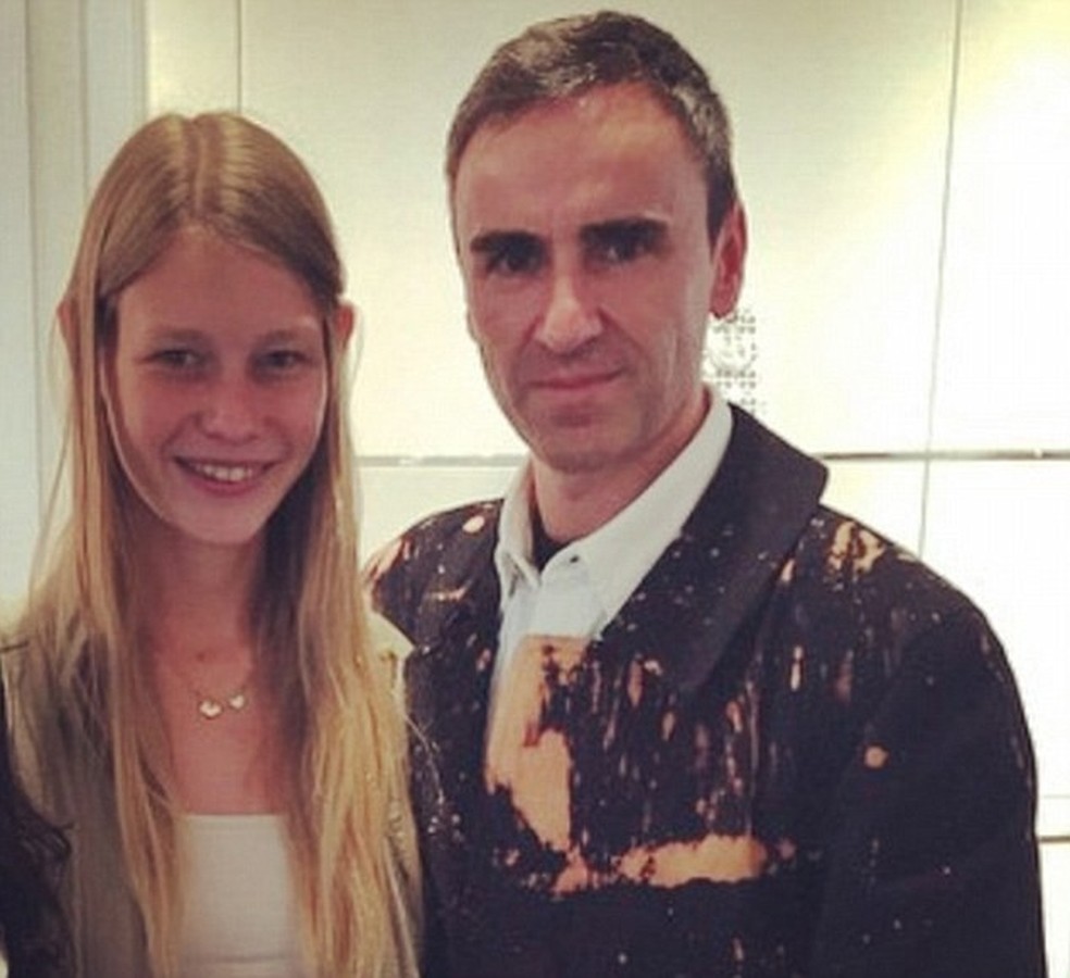 Aos 14 Anos Sofia Mechetner é A Nova Queridinha De Raf Simons Na Dior Moda Vogue 8866